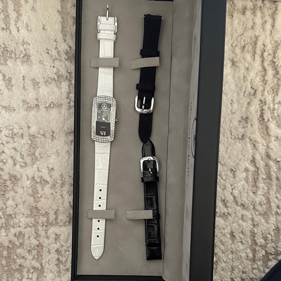 Mercedes Benz Elegant White and Black Women's Watch Set - Picture 1 of 8